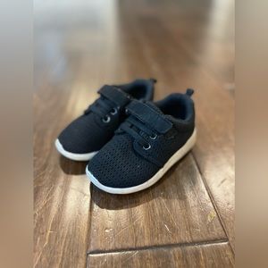 Used Pre-Owned HIITAVE Kids Shoes, Size 6